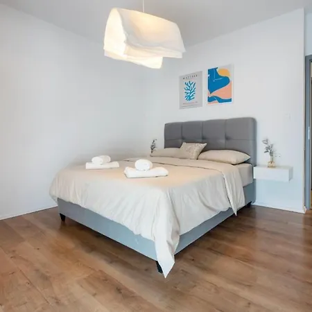 Apartman Modern Dax, 12 Min Walk To The Beach